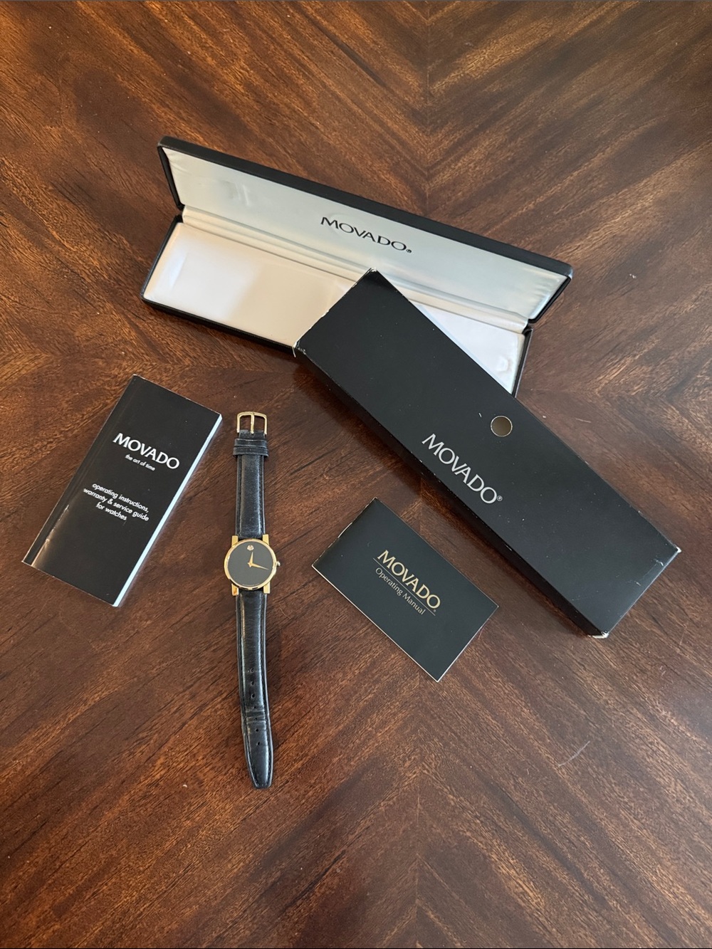 ⏰ Movado Modern Museum Classic Men or Women’s Watch with Black Leather Band - Picture 4 of 12